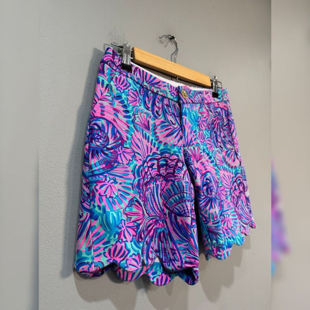 Pink/Blue Lilly Pulitzer Scalloped Hem Shorts Size 00 Like New - Picture 3 of 6